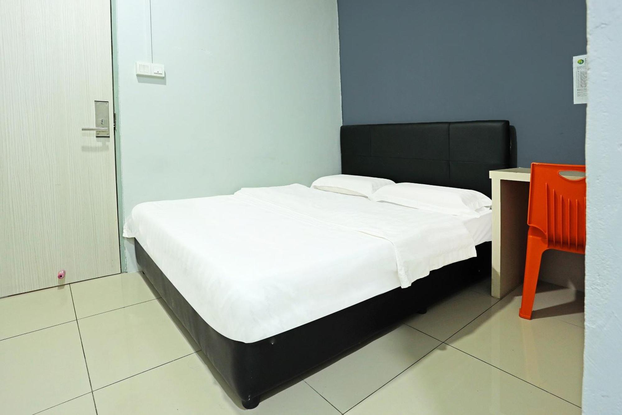 Hotel Super Oyo 90478 Marina World Kuching Exterior foto