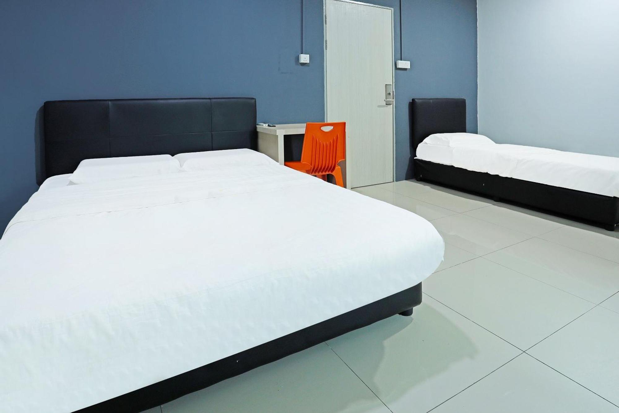 Hotel Super Oyo 90478 Marina World Kuching Exterior foto