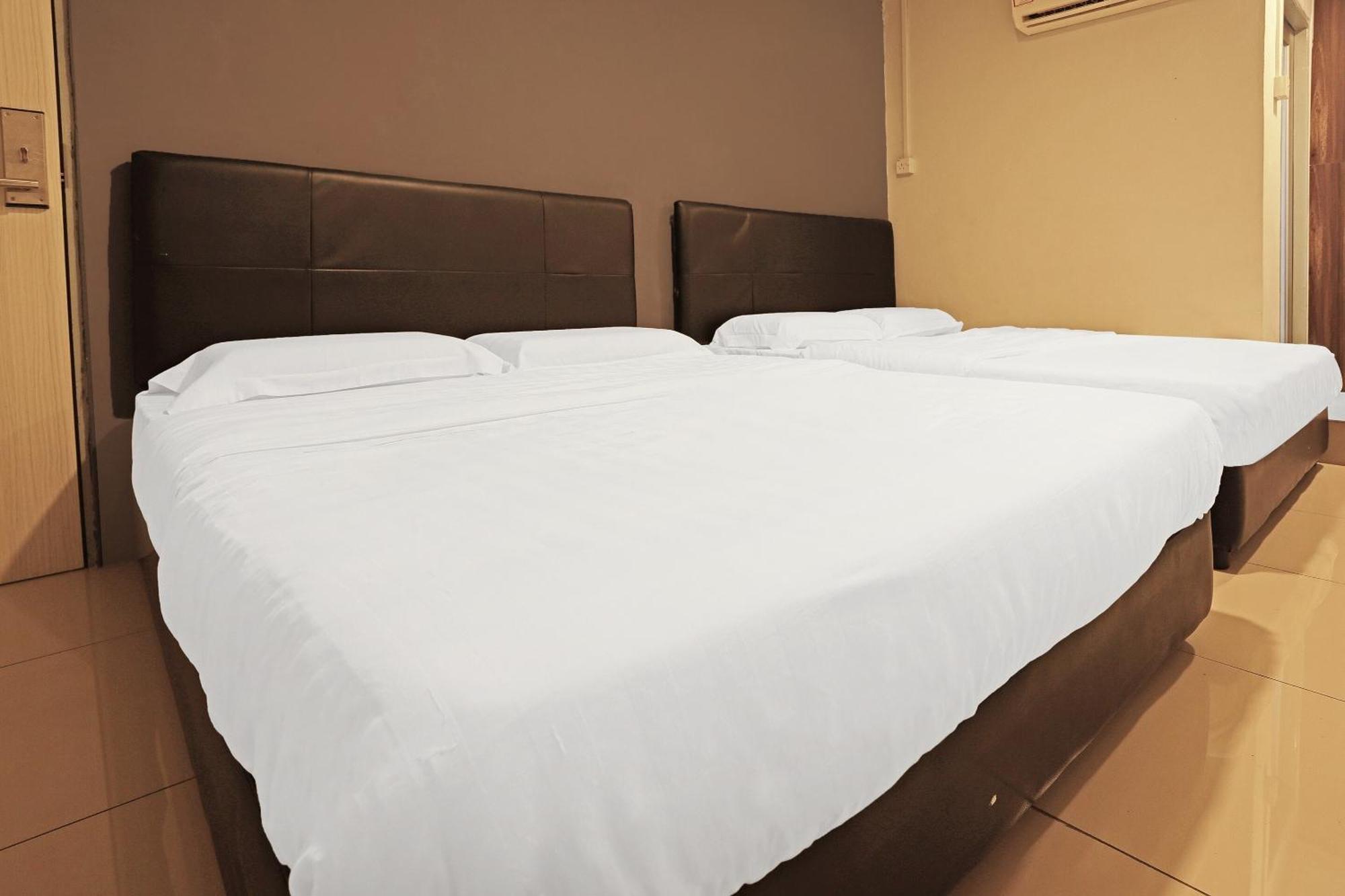 Hotel Super Oyo 90478 Marina World Kuching Exterior foto