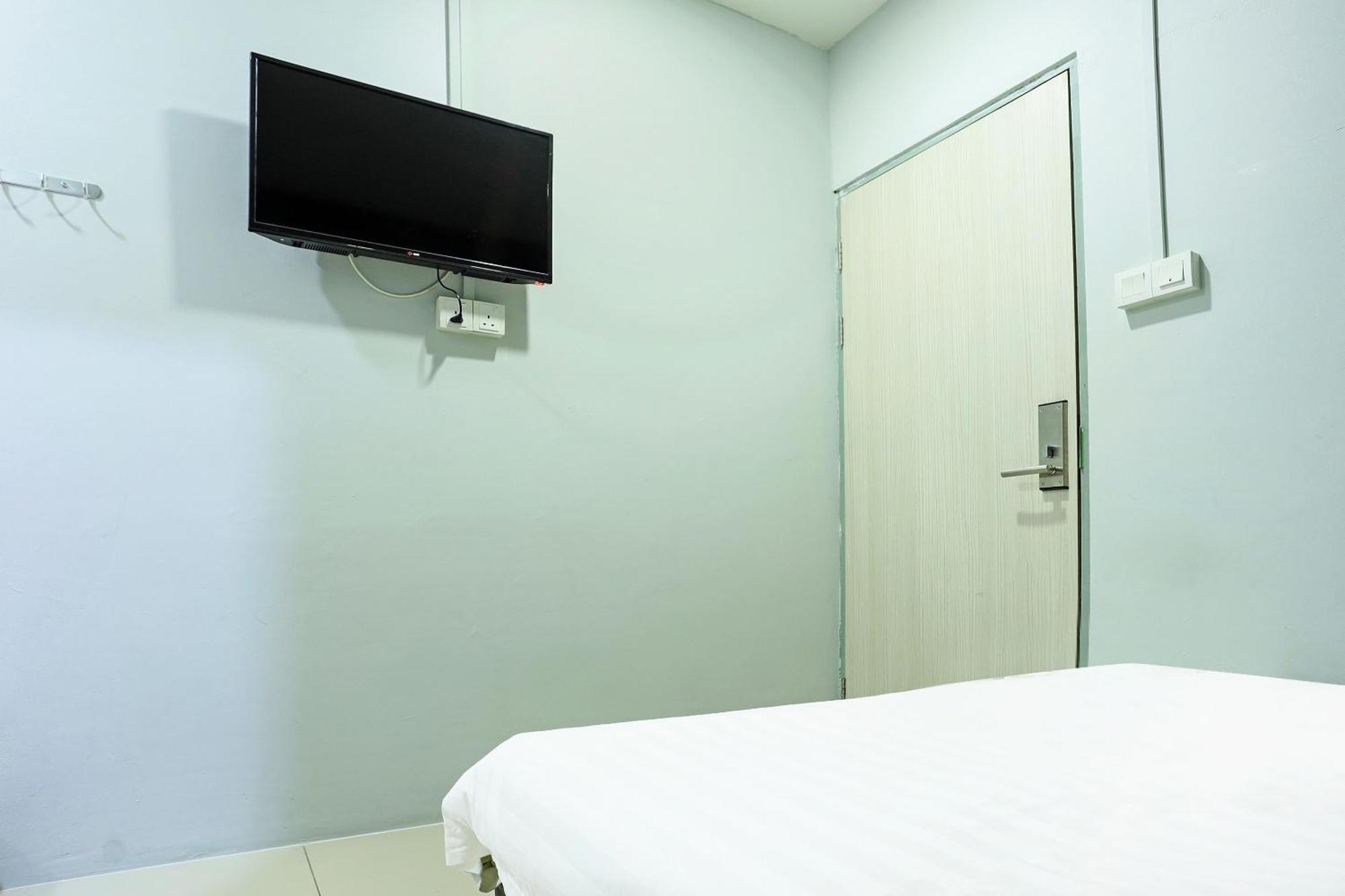 Hotel Super Oyo 90478 Marina World Kuching Exterior foto