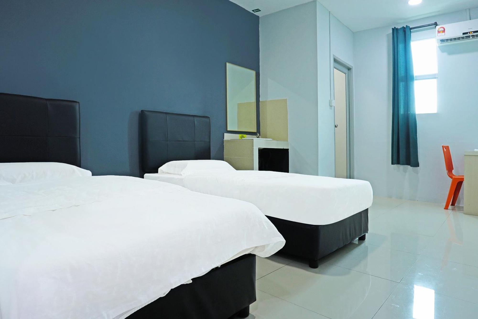 Hotel Super Oyo 90478 Marina World Kuching Exterior foto