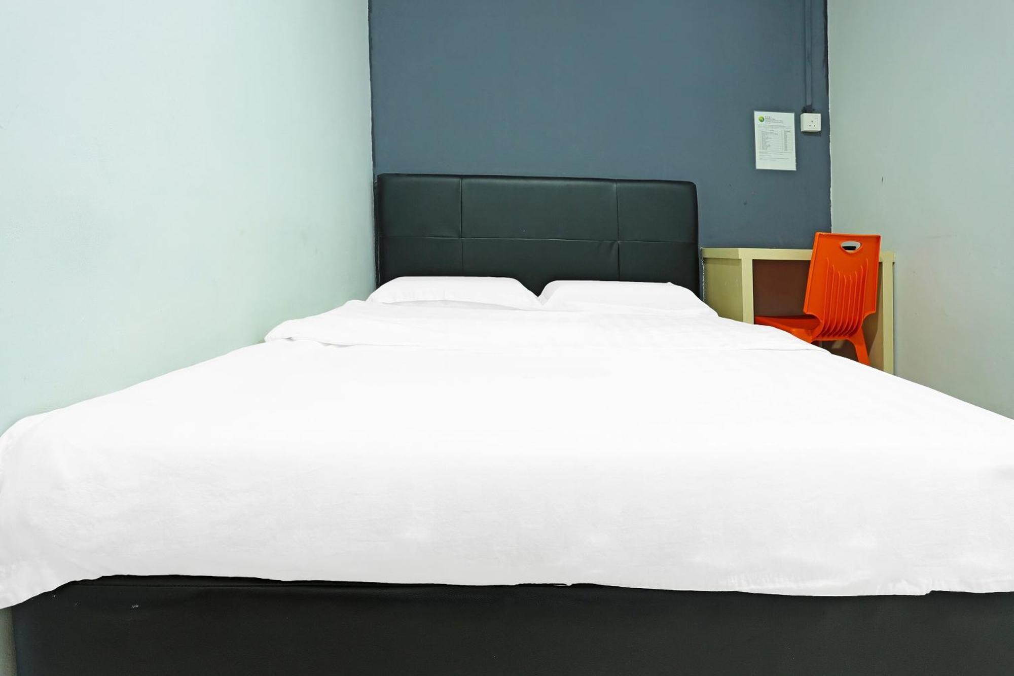 Hotel Super Oyo 90478 Marina World Kuching Exterior foto